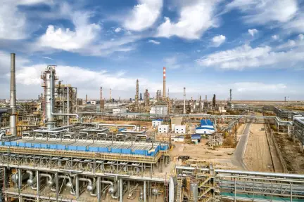 КазМунайГаз успешно нарастил переработку и выпуск светлых нефтепродуктов в первом квартале 2025 года